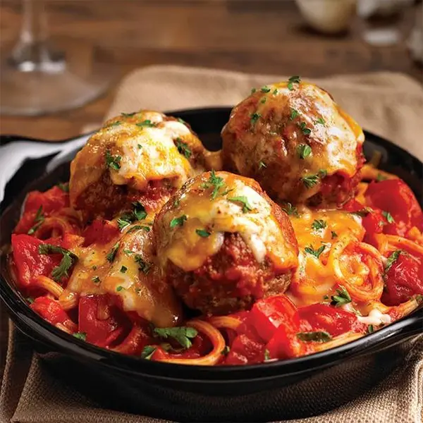 Spaghetti con Albóndigas Horneadas